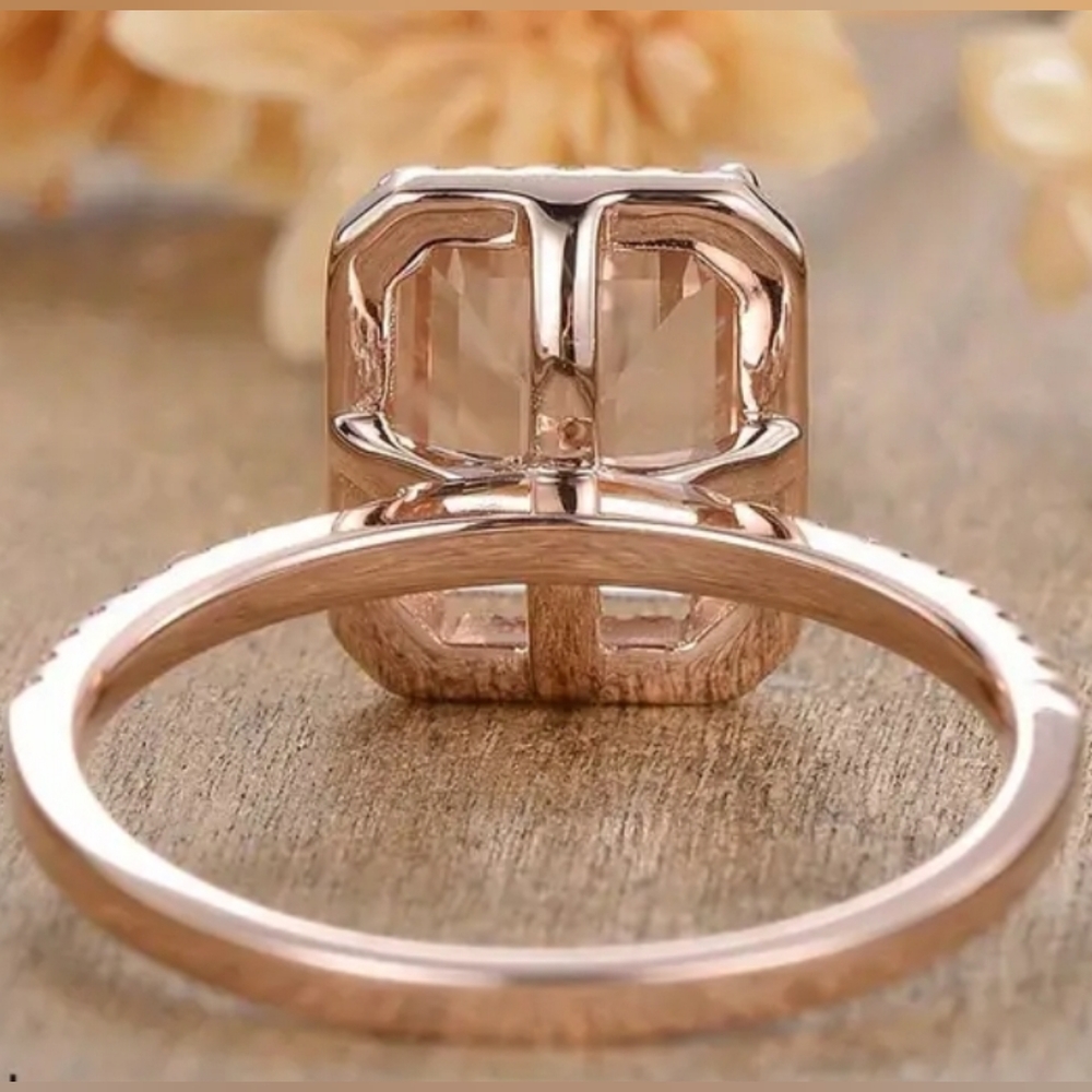 Square Rose Gold Rhinestone Ring - Picture 3 of 4